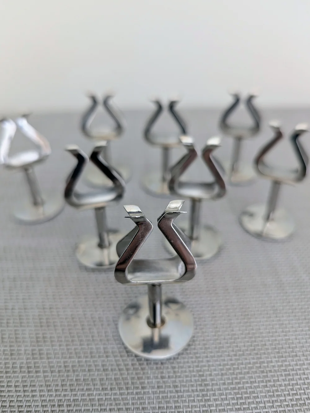 CRATE & BARREL Set of 8 Harp Music Stand Placecard Holder Stainless Steel Modern